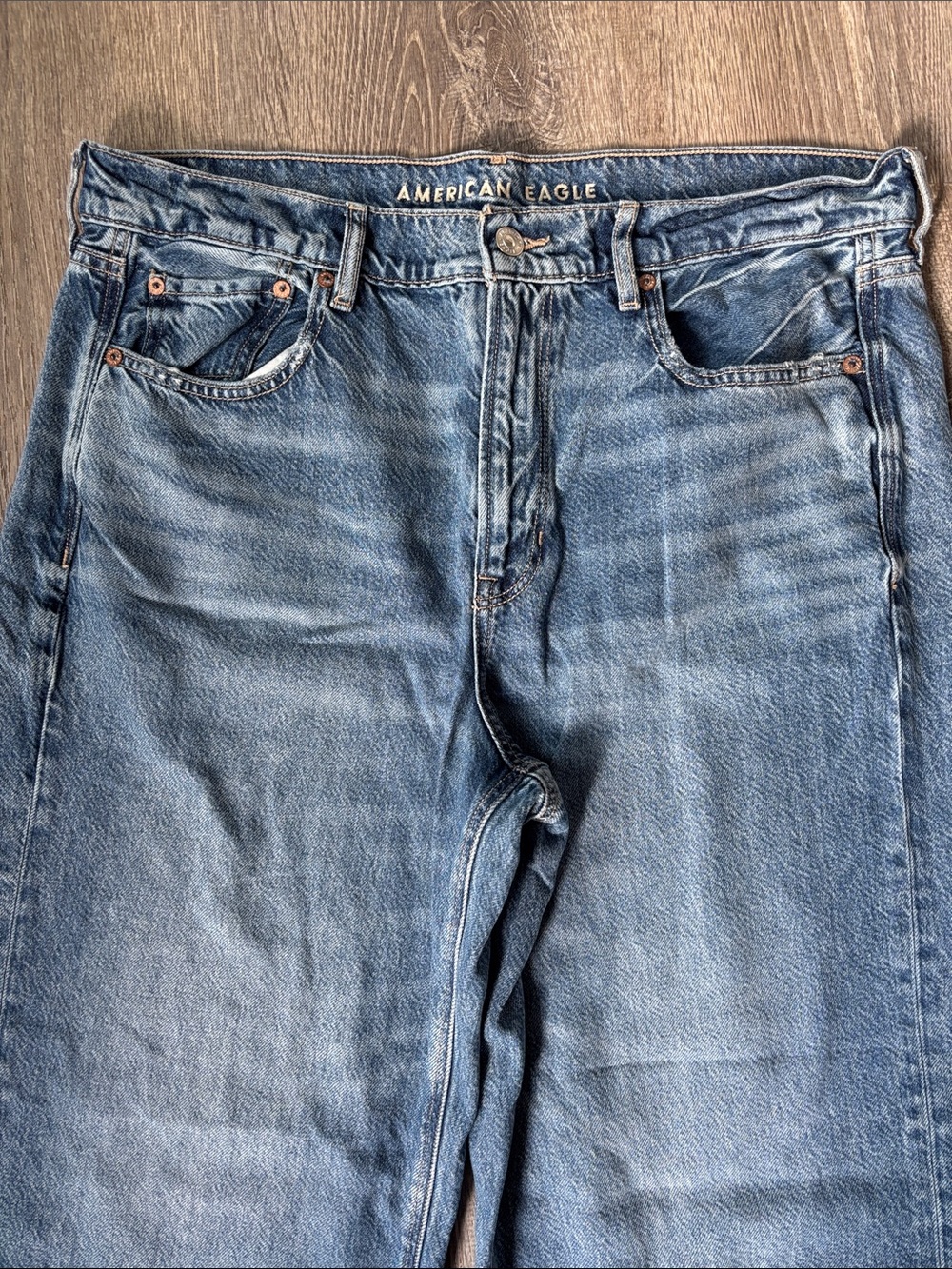 American Eagle Super High-Rise Baggy Wide Leg Jeans Medium Blue Denim Size 14 - Picture 2 of 11